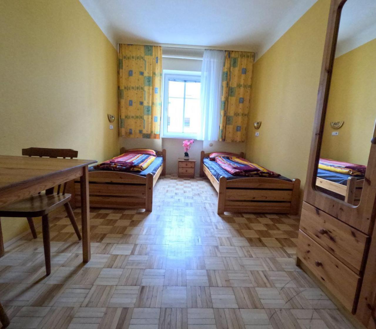 Habitación en casa particular Double In Hutteldorfer Strasse Area Viena